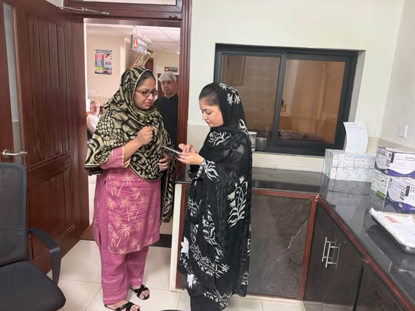 اسسٹنٹ کمشنر پسرور کا بنیادی مرکز صحت بن باجوا کا دورہ