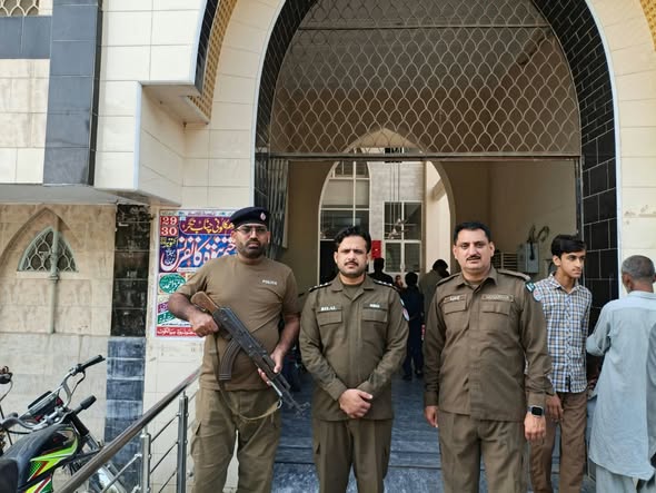 آپ کریں عبادت، ہم کریں گے حفاظت - تصویر 3