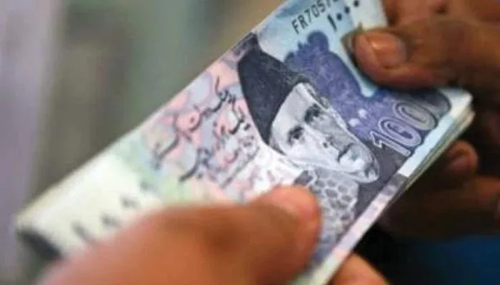 پاکستان میں سرکاری اہلکاروں کا رویہ اور عوام کی مشکلات