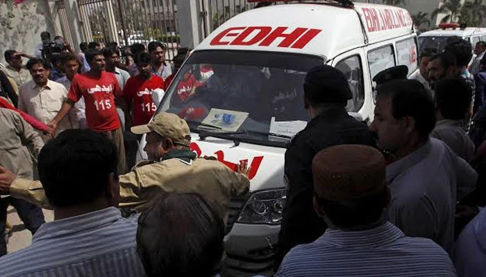 حافظ آباد: زمین کے تنازع پر 2 بیٹوں کے ہاتھوں باپ سمیت 2 افراد قتل