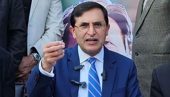 ڈپٹی جنرل سیکریٹری پی ٹی آئی فردوس شمیم نقوی نے استعفیٰ دیدیا، جو منظور نہیں کیا: بیرسٹر گوہر