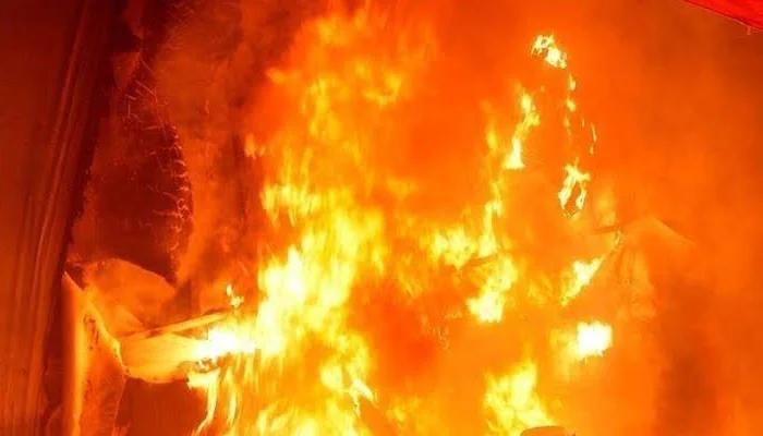 چلاس: گھر میں آگ لگنے سے 5 سالہ بچی جاں بحق، ماں زخمی