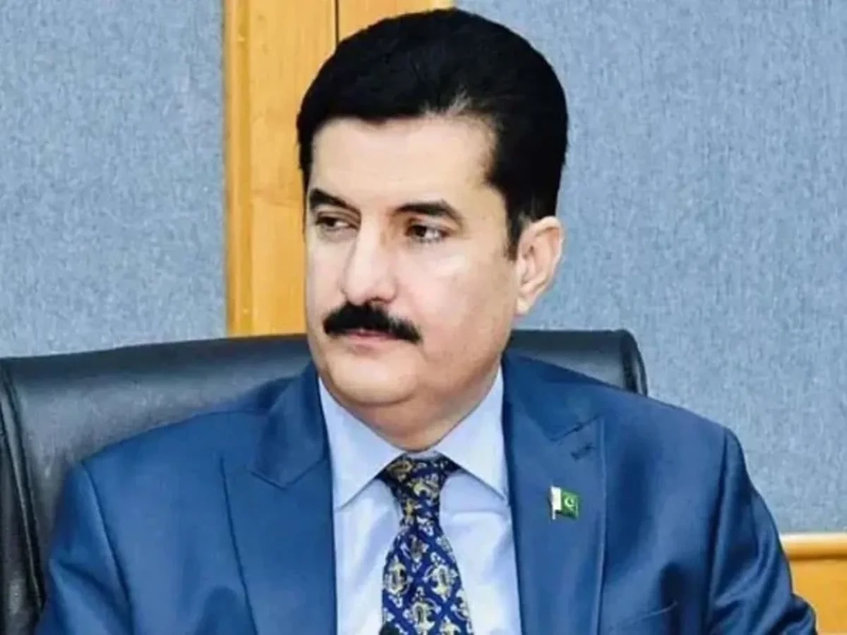 انگلینڈ کے خلاف تاریخی فتح پر فیصل کریم کنڈی کی قومی ٹیم کو مبارکباد