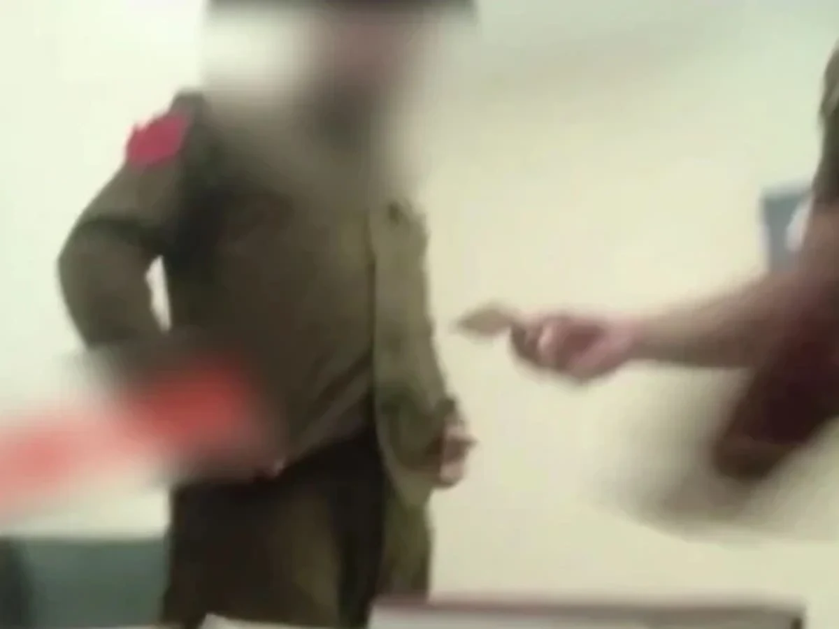 Lahore: A case has been registered against 3 police officers for taking and giving bribes, the video of the incident has also come out