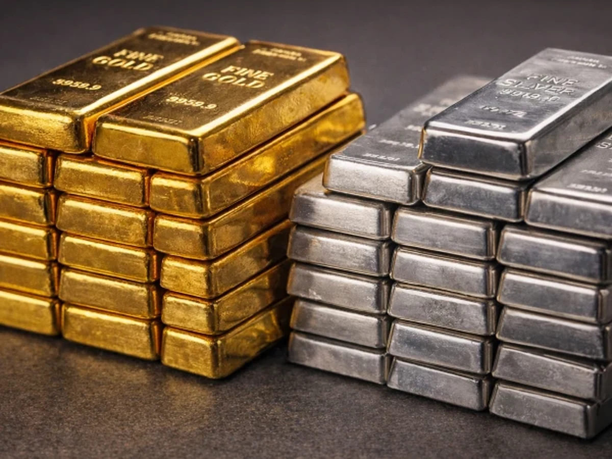 Gold price stable in global and local market, silver price reduced